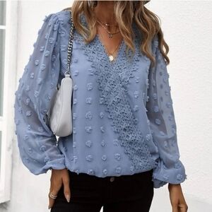 Nwot blue dream lace detailed blouse medium